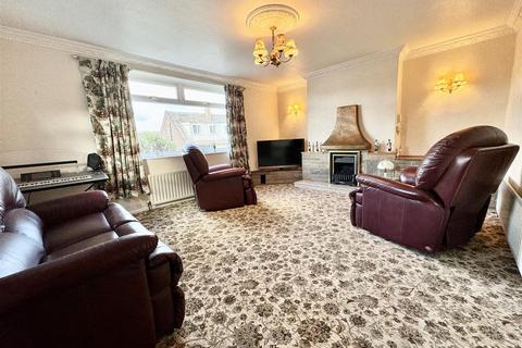 3 bedroom semi-detached house for sale, Bar Avenue, Mapplewell, Barnsley