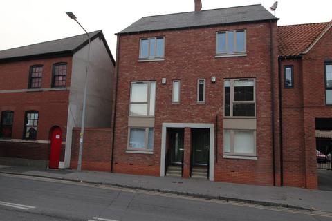 2 bedroom townhouse to rent, Queen Street, Hull HU1