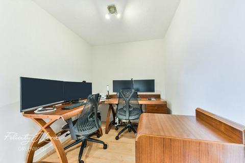 130 Basevi Way, London, SE8 3JT