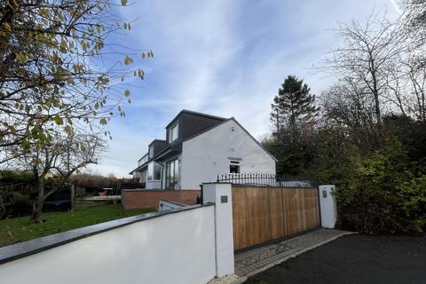 4 bedroom semi-detached bungalow for sale, Greenacre Park, Leeds LS19