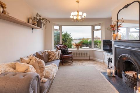 4 bedroom semi-detached bungalow for sale, Greenacre Park, Leeds LS19