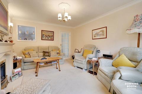 14 Beechfield Rise, Lichfield, WS13 6EL