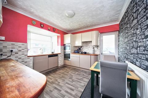5 Challney Close, Luton, LU4 9TF