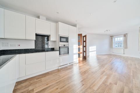 3 bedroom apartment for sale, Lendy Place, Lower Sunbury, TW16