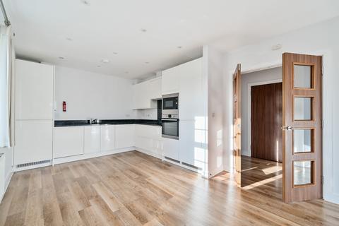 3 bedroom apartment for sale, Lendy Place, Lower Sunbury, TW16