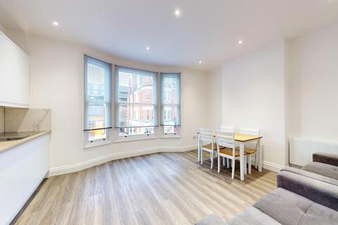 3 bedroom flat to rent, Church Street, Enfield, Greater London, En2, Enfield, Greater London, EN2