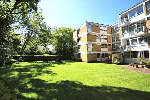 2 bedroom apartment to rent, Park View Court, Woking GU22