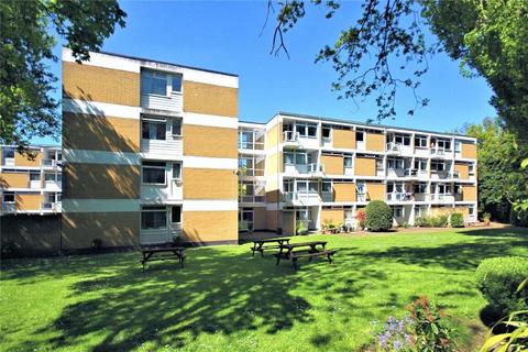 2 bedroom apartment to rent, Park View Court, Woking GU22