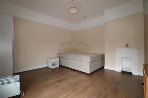 Terraced house to rent, North Street, Wellingborough, Northamptonshire