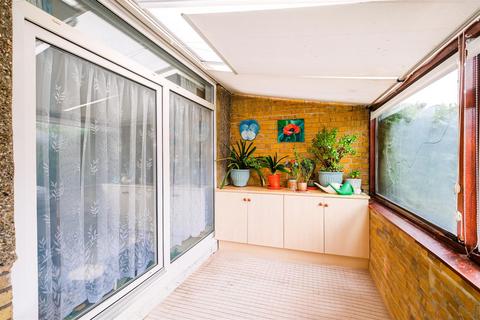 83 College Gardens, London, E4 7LP