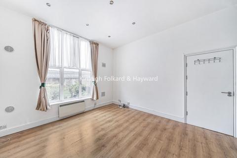 Studio to rent, Woodberry Grove London N4