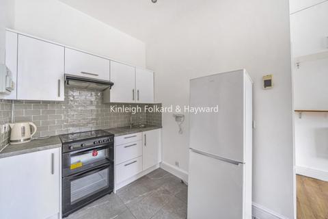 Studio to rent, Woodberry Grove London N4