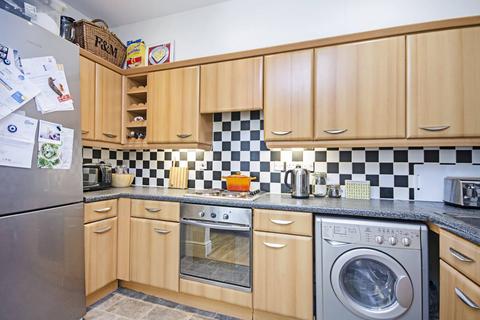 2 bedroom flat to rent, Middleton Road, Dalston, London, E8