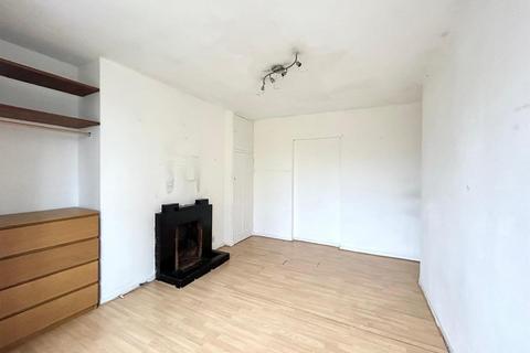 2 bedroom flat for sale, Field Road, London. W6