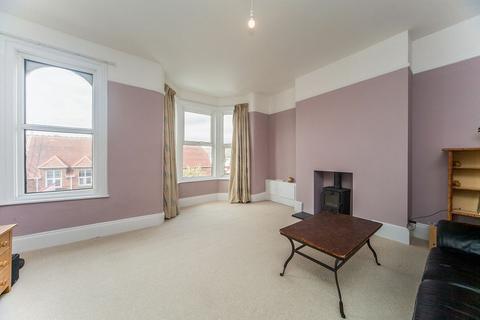 3 bedroom flat to rent, Exeter Road, Devon EX8