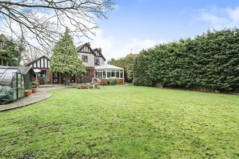 4 bedroom detached house to rent, Greenlands Road, Staines-upon-Thames, Surrey, TW18