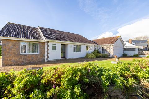 2 bedroom bungalow for sale, Rocque Balan Lane, Vale, Guernsey