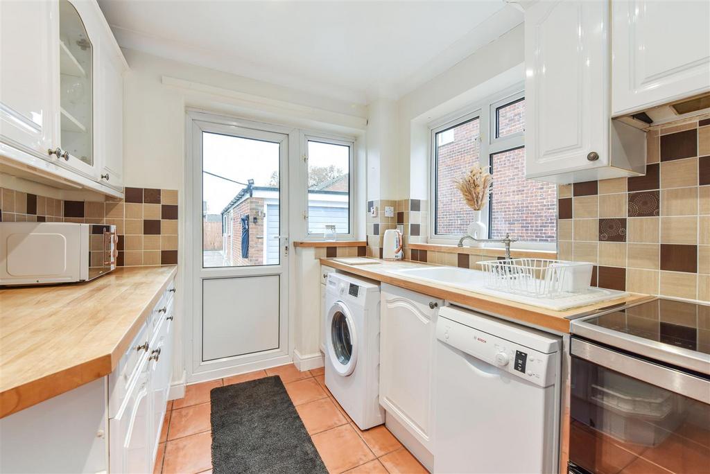 Kitchen to Garden.jpg