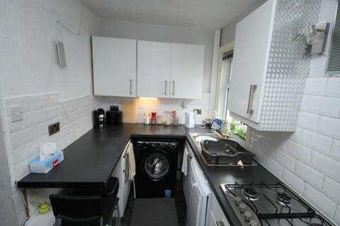 2 bedroom terraced house for sale, Halifax Road, Liversedge