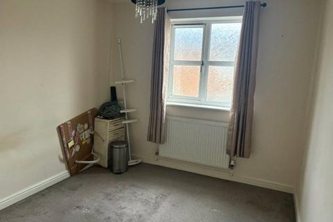 2 bedroom flat for sale, Hampton Court, Barnsley S73