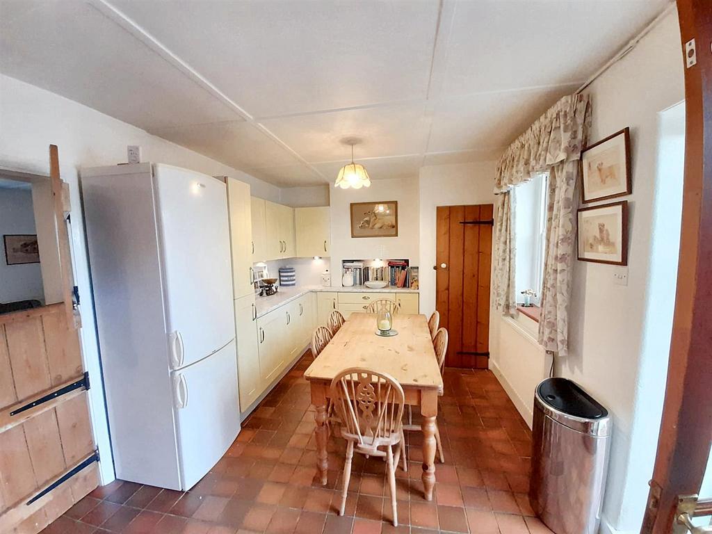 Kitchen / dining room