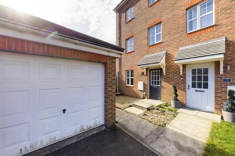 4 bedroom end of terrace house for sale, Sirius Court, Bridlington