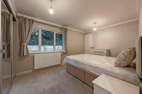 2 bedroom park home for sale, Brownfield Gardens, Maidenhead