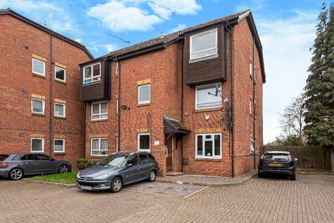 1 bedroom flat for sale, Braemar Gardens, Slough, SL1