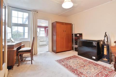 2 Constitution Hill, Snodland, ME6 5DH