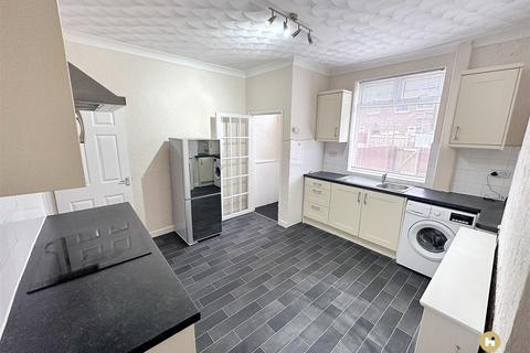 2 bedroom terraced house to rent, Grafton Street, Castleford WF10