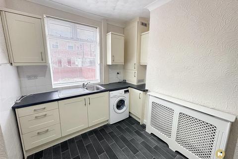 2 bedroom terraced house to rent, Grafton Street, Castleford WF10