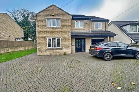 4 bedroom detached house for sale, Kelvin Road, Elland