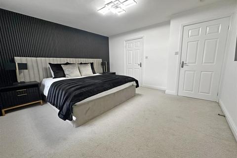 undefined, Kelvin Road, Elland