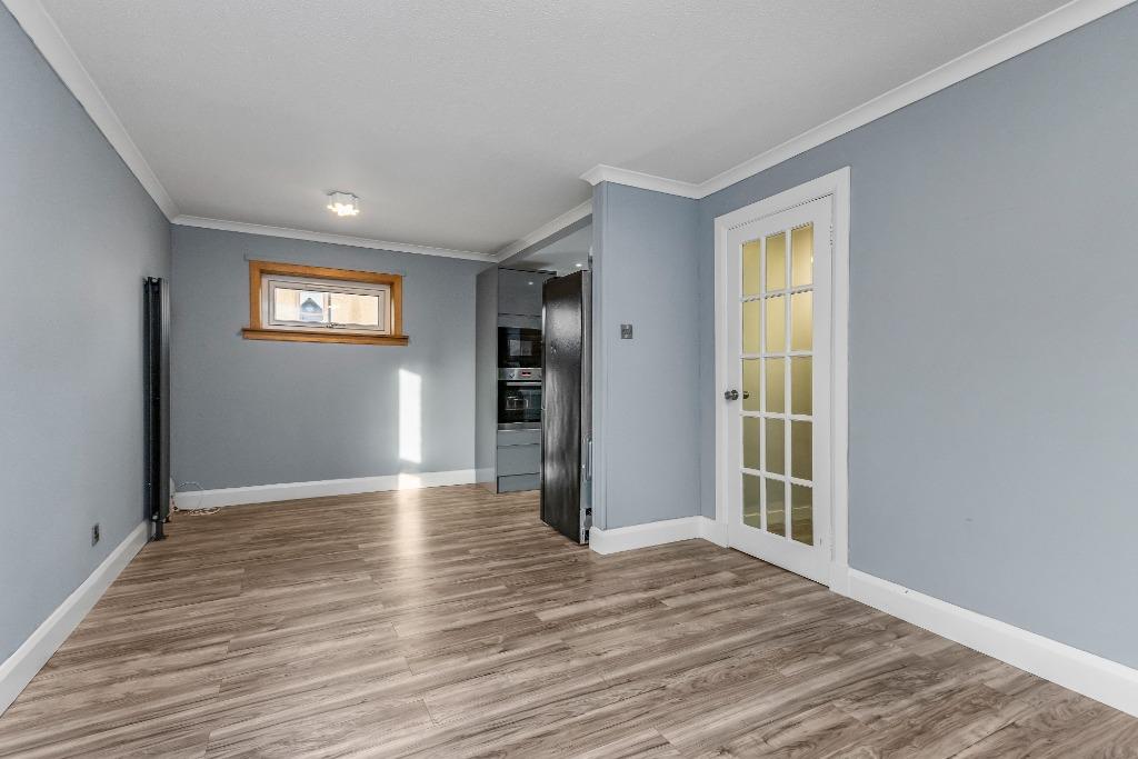 2 bedroom flat to rent - View 3