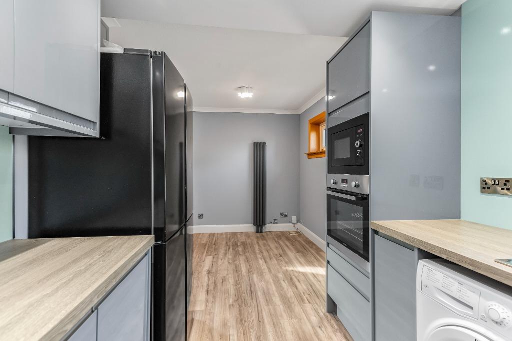 2 bedroom flat to rent - View 6