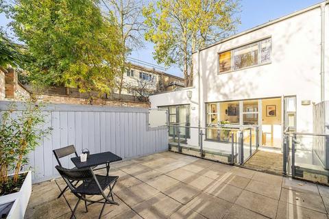 8 Gerards Place, London, SW4 7AZ