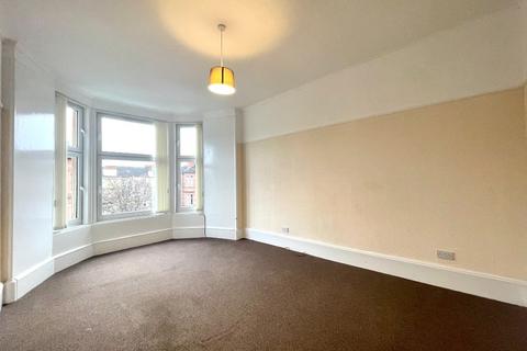 2 bedroom flat to rent, Lochleven Road, Battlefield, Glasgow, G42