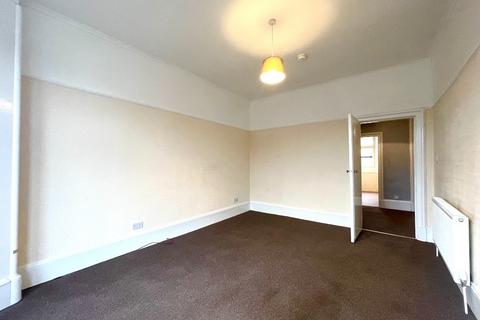 2 bedroom flat to rent, Lochleven Road, Battlefield, Glasgow, G42