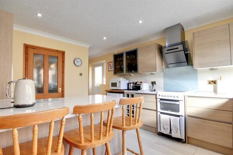 4 bedroom detached house for sale, Beverley Road, Hull