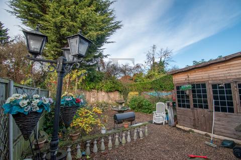 3 bedroom semi-detached house for sale, Drinkstone Road, Leicester