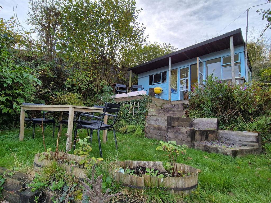 Garden in front of summer house