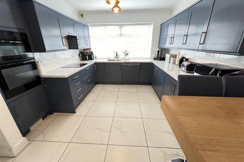 3 bedroom end of terrace house for sale, Terminus Road, Bromborough, Wirral