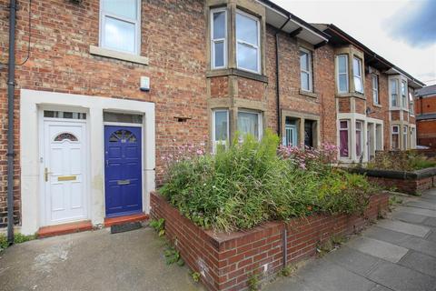 3 bedroom flat to rent, Warwick Street, Newcastle Upon Tyne NE6