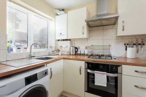 2 bedroom terraced house to rent, Lander Close, Poole