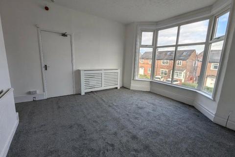 Studio to rent, Princedale Road, London, W11