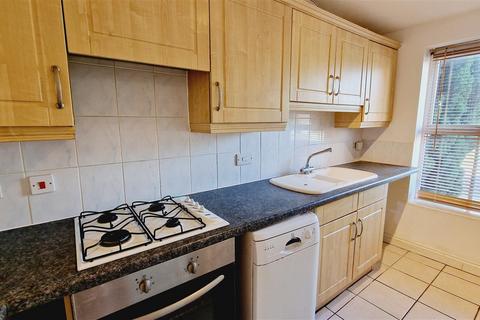 3 bedroom mews to rent, Thirlmere Close, Winsford