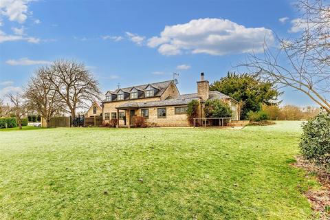 5 bedroom link detached house to rent, Fosse Dene Manor, Combrook, Warwick