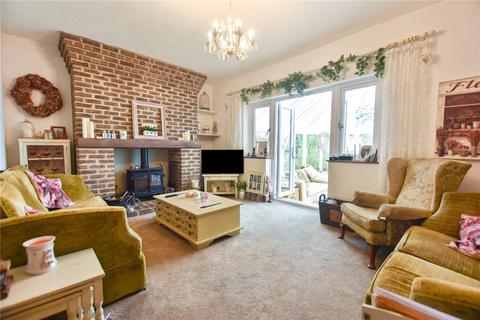 3 bedroom bungalow to rent, Sandhurst Road, Bexley, DA5