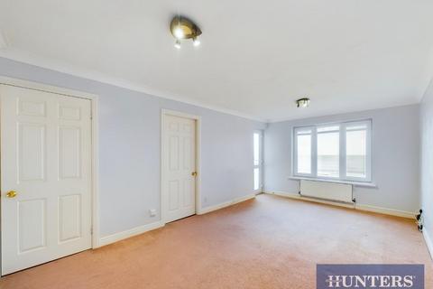 2 bedroom flat for sale, Alexandra Court, Bridlington, YO15 2LB