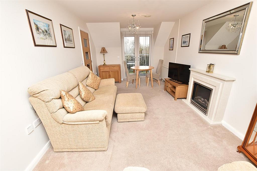 Lounge dining room